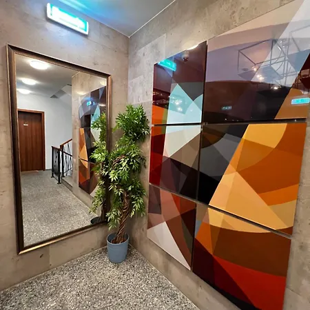 Barcelona 2bdr Cozy W Working Space Near Metro شقة