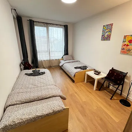 Barcelona 2bdr Cozy W Working Space Near Metro صوفيا