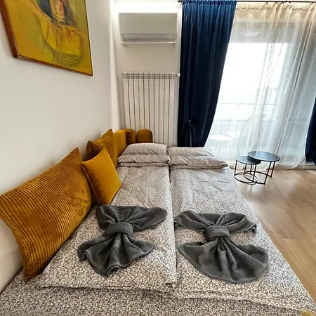 Barcelona 2bdr Cozy W Working Space Near Metro Apartment