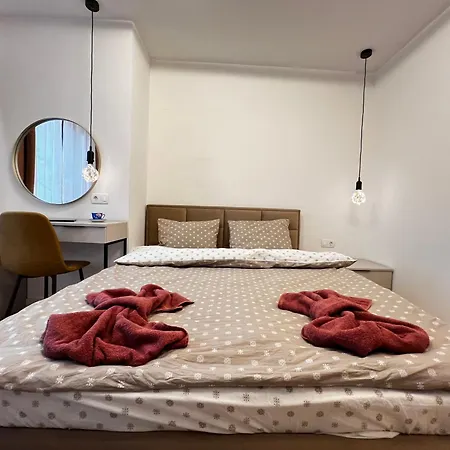 Barcelona 2bdr Cozy W Working Space Near Metro Apartman