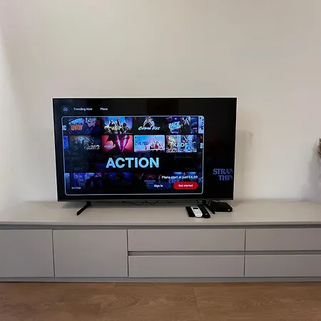 Barcelona 2bdr Cozy W Working Space Near Metro Apartment Sofia