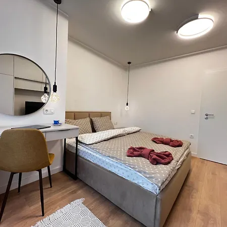 Barcelona 2bdr Cozy W Working Space Near Metro Apartment *