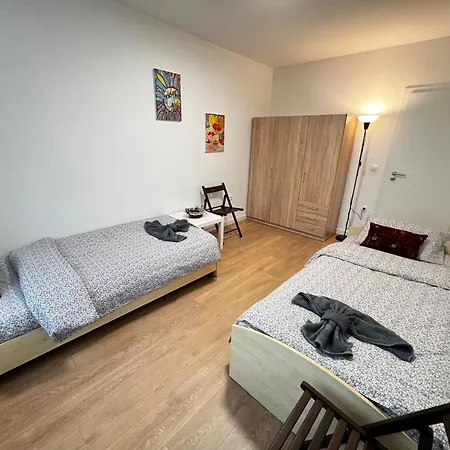 Apartment Barcelona 2bdr Cozy W Working Space Near Metro Sofia