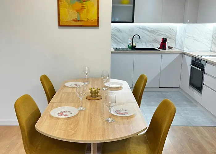 Barcelona 2bdr Cozy W Working Space Near Metro Sofia