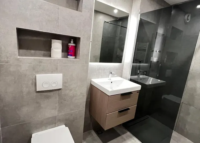 Barcelona 2bdr Cozy W Working Space Near Metro