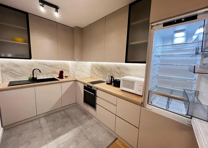 Barcelona 2bdr Cozy W Working Space Near Metro Appartamento *