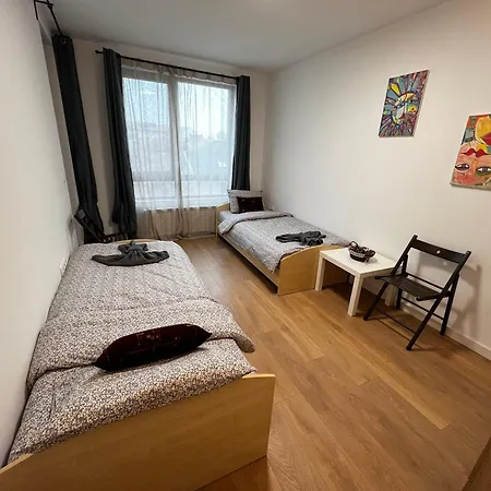 Barcelona 2bdr Cozy W Working Space Near Metro 소피아