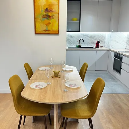 Barcelona 2bdr Cozy W Working Space Near Metro 소피아